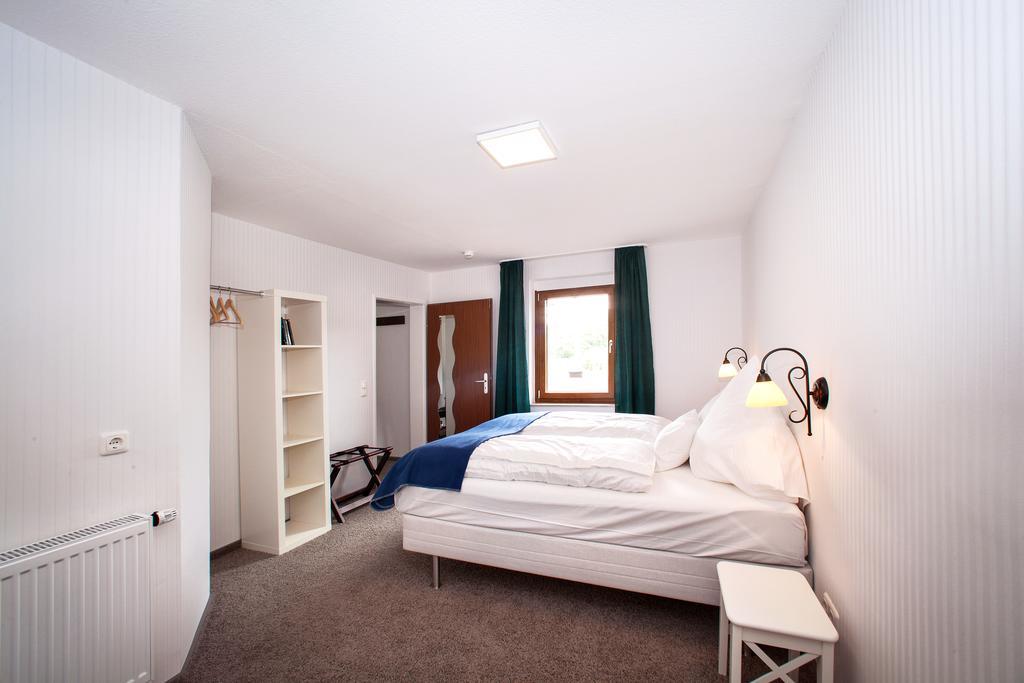 Hinter Den Spiegeln Hotel Heimbach Exterior foto