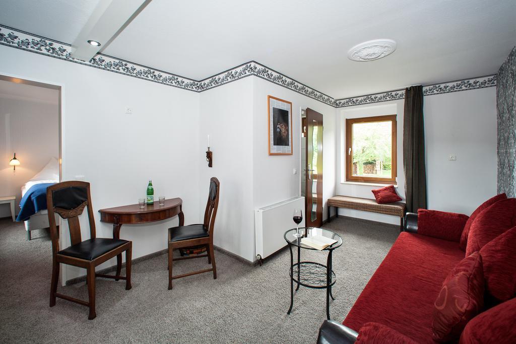 Hinter Den Spiegeln Hotel Heimbach Exterior foto
