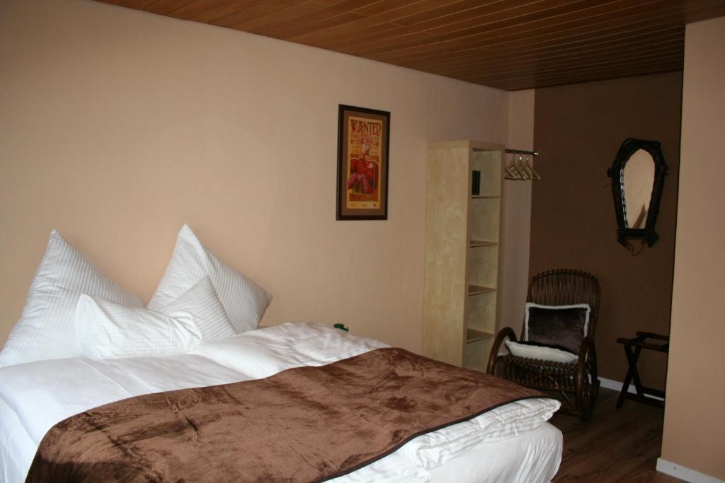 Hinter Den Spiegeln Hotel Heimbach Quarto foto